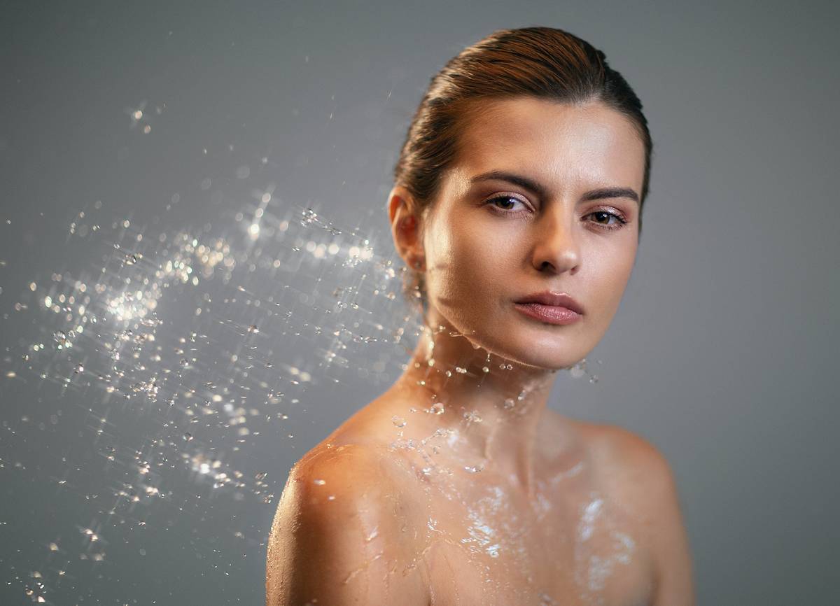 Moisture Lock: Why Your Tinted Moisturizer Is Failing (And How to Fix It)