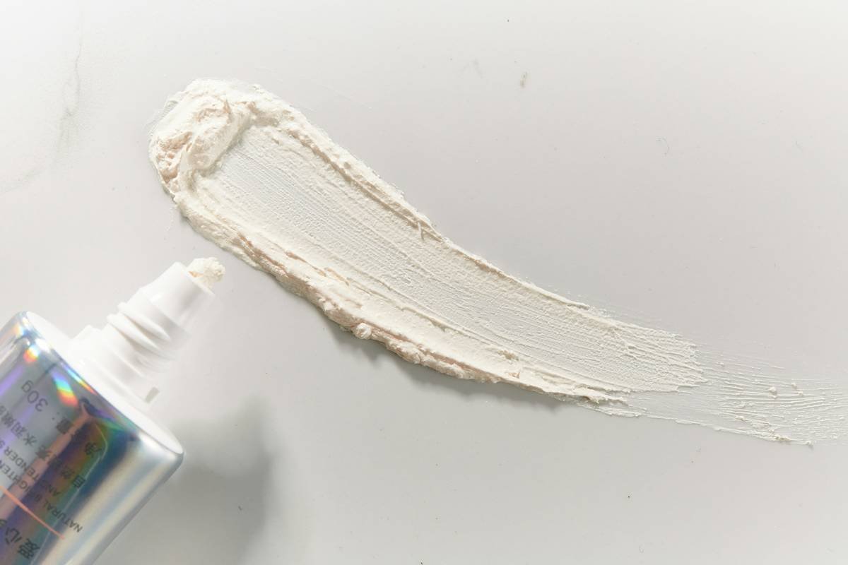 Moisturizing Bases: Why Your Skin & Makeup Will Thank You (If You Use Them Right)